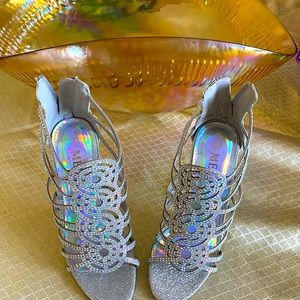 Melly shoes - style Dazzled Night - size 5.